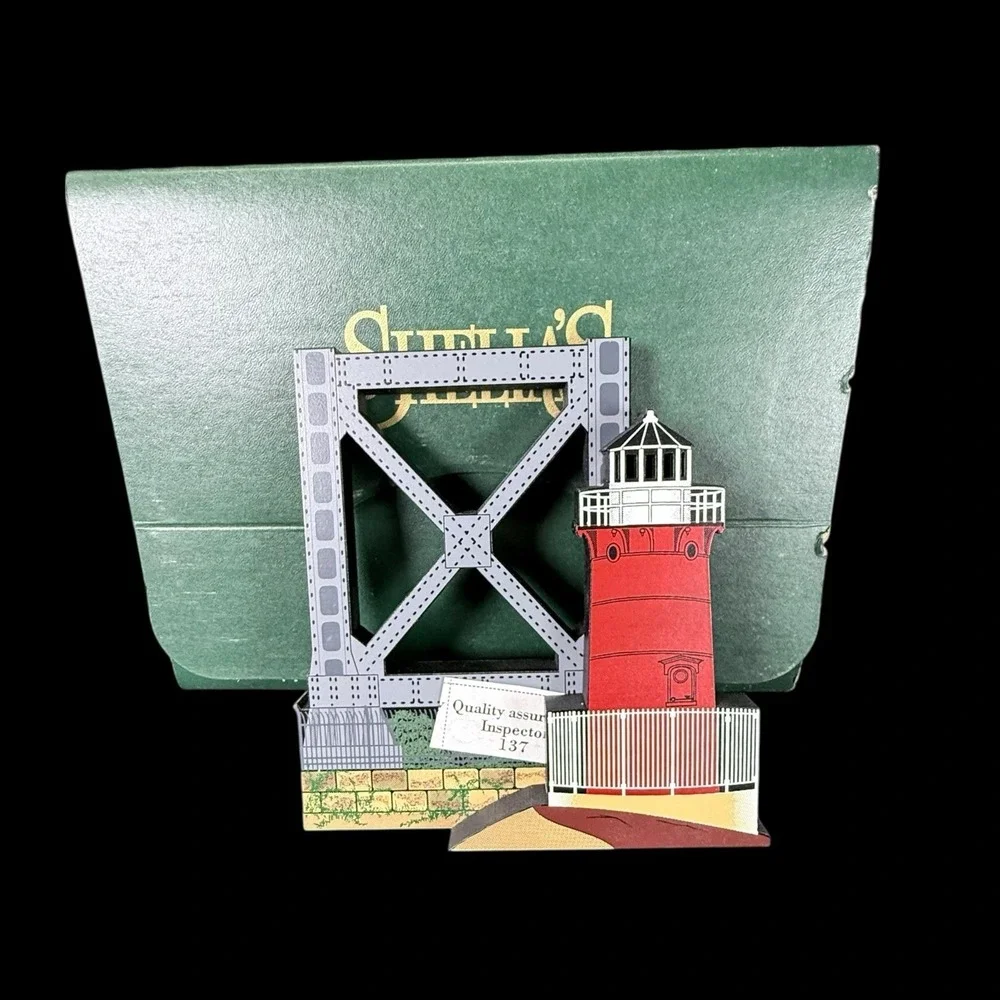 Jeffry's Hook Lighthouse New York City New York Shelia Shelf Sitter w/ Box‎ 1996
